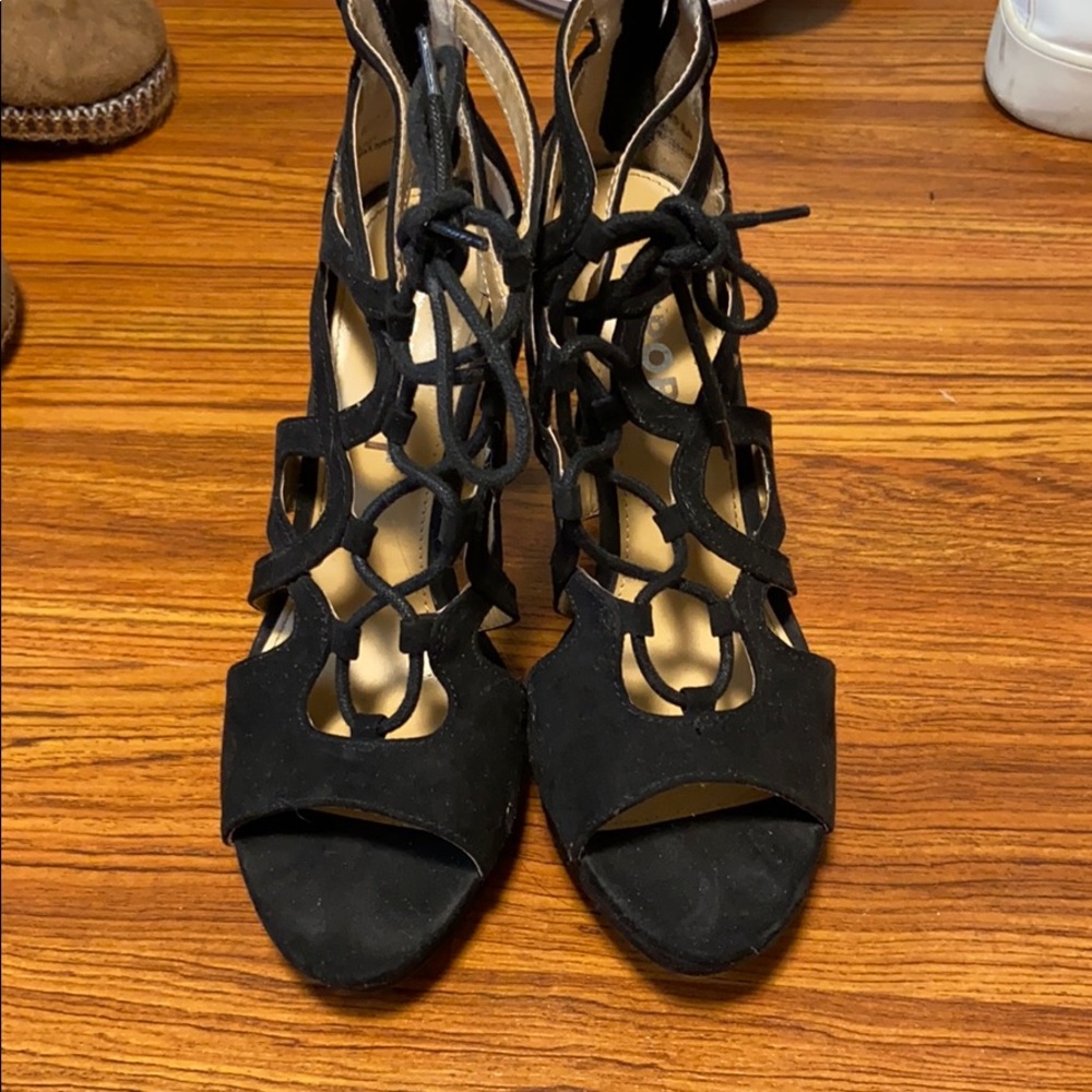 report lace up heels